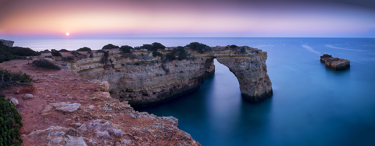 #400009-1 - Natural Sea Arch, Praia da Albandeira, Algarve, Portugal