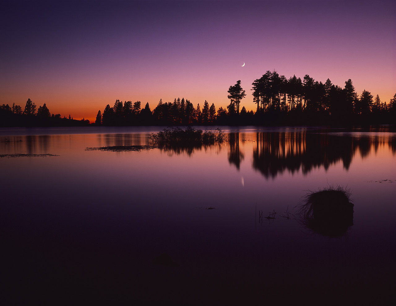 #84189-1 - Twilight at Manzanita Lake, Lassen Volcanic National Park, California, USA