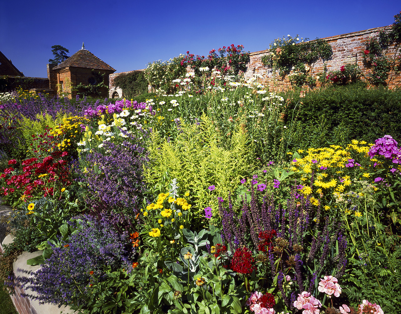 #892327-2 - Walled garden, Packwood House, Lapworth, Warwickshire, England