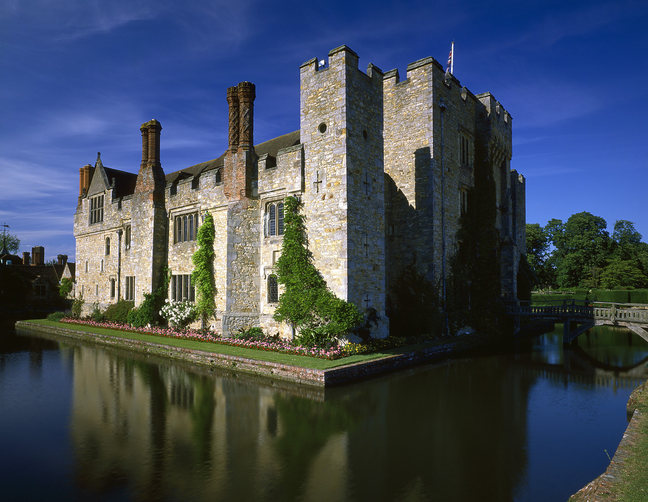 #902960-1 - Hever Castle Reflecting in Moat, Hever, Kent, England