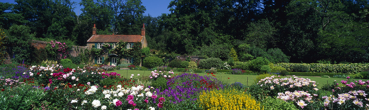 #955548-2 - Gardener's Cottage, Hoveton Hall Gardens, Norfolk, England